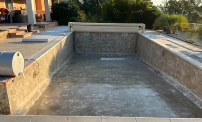 Application de résine avec fibre polyester 